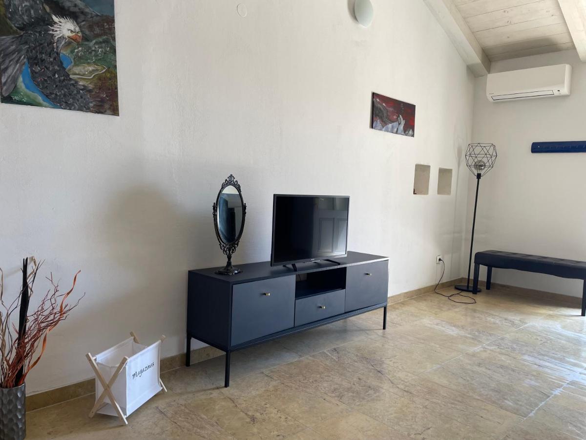 Holiday Home Ava1 With Pool & Holiday Home Ava2 With Whirlpool Baderna Luaran gambar